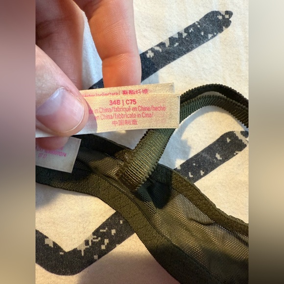 VICTORIA’S SECRET PUSH-UP BRA - Picture 4 of 4